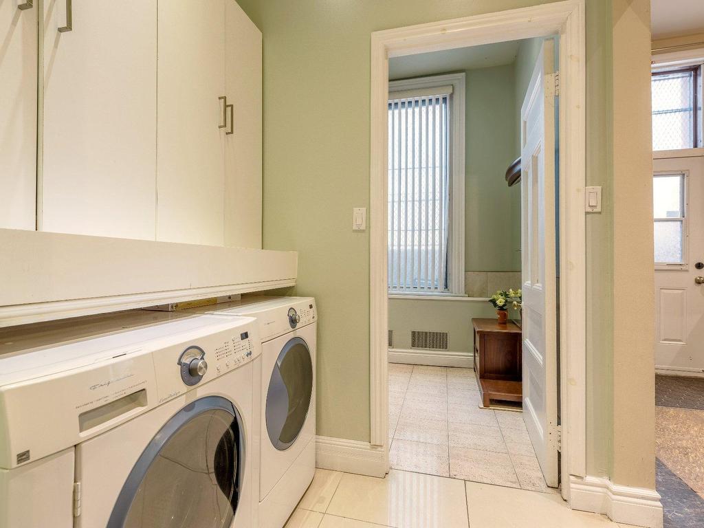 









1587


Av. du Docteur-Penfield

,
Montréal (Ville-Marie),




QC
H3G1C6

