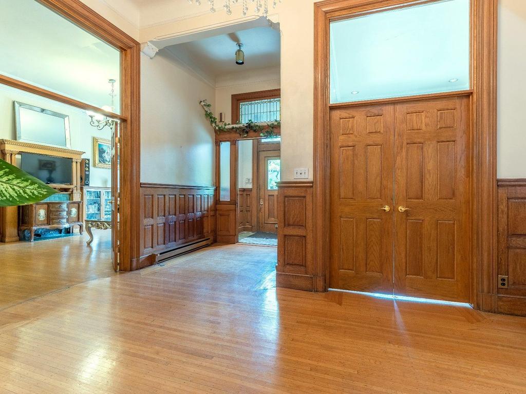 









1587


Av. du Docteur-Penfield

,
Montréal (Ville-Marie),




QC
H3G1C6

