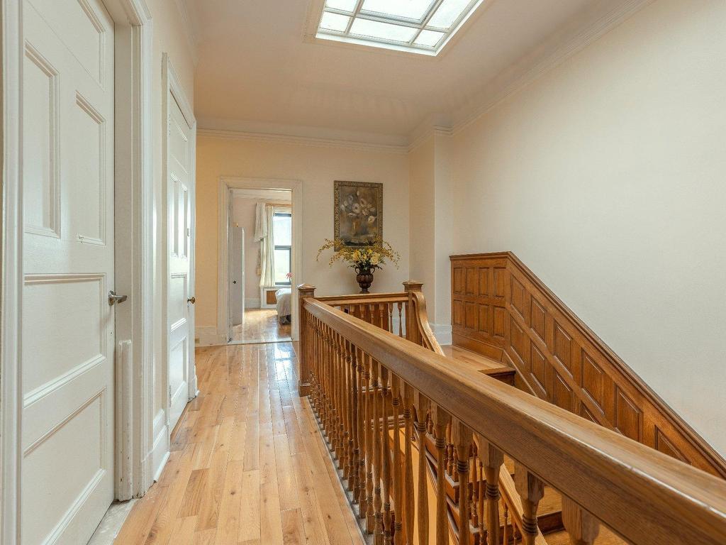 









1587


Av. du Docteur-Penfield

,
Montréal (Ville-Marie),




QC
H3G1C6

