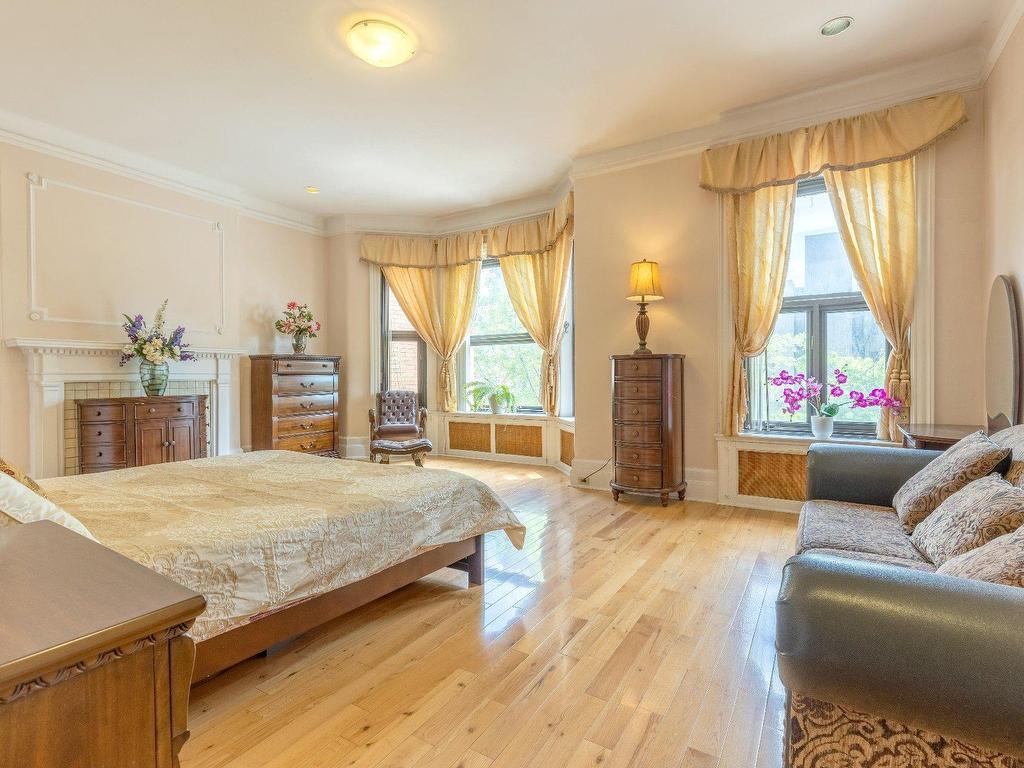 









1587


Av. du Docteur-Penfield

,
Montréal (Ville-Marie),




QC
H3G1C6

