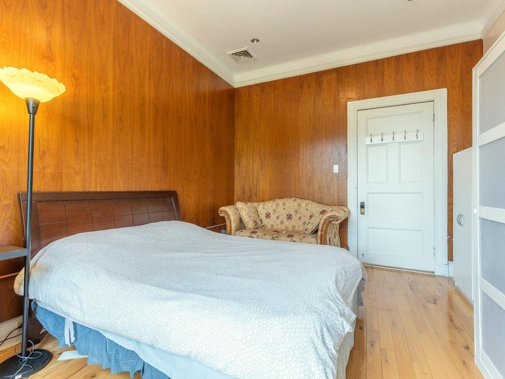 









1587


Av. du Docteur-Penfield

,
Montréal (Ville-Marie),




QC
H3G1C6

