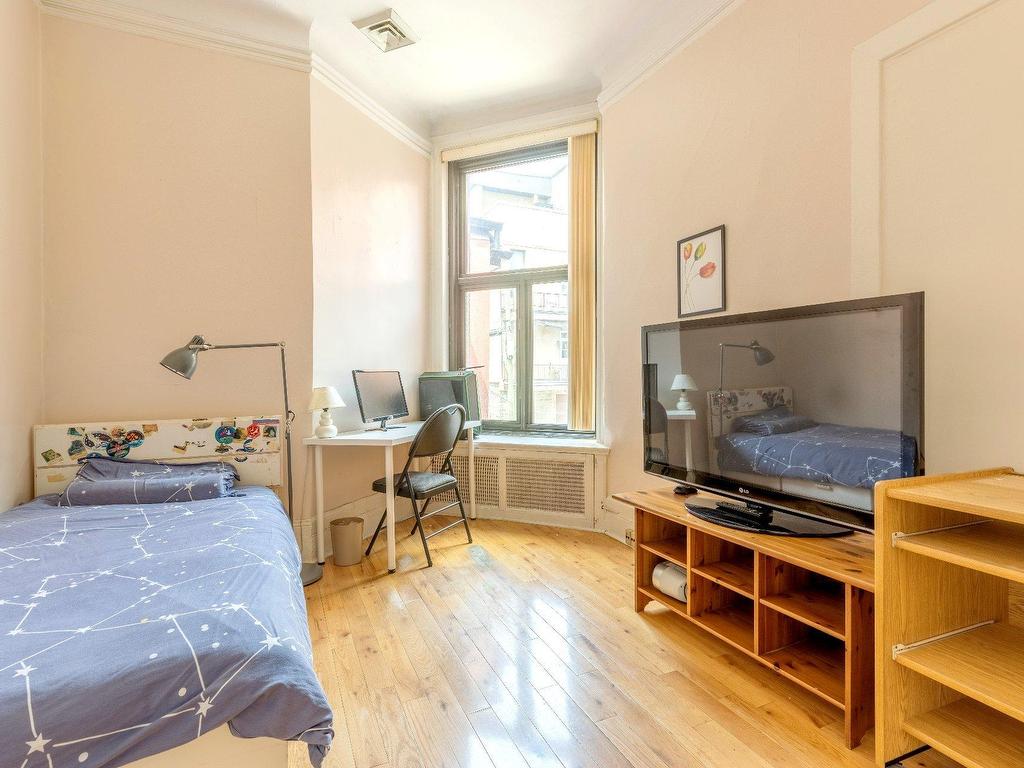 









1587


Av. du Docteur-Penfield

,
Montréal (Ville-Marie),




QC
H3G1C6

