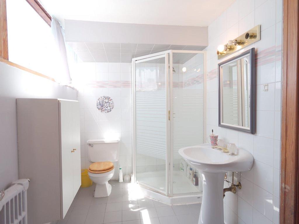 









1587


Av. du Docteur-Penfield

,
Montréal (Ville-Marie),




QC
H3G1C6

