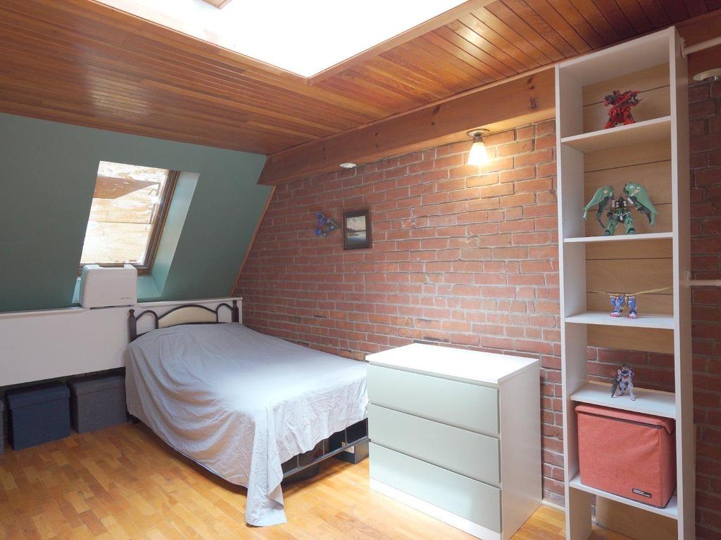 









1587


Av. du Docteur-Penfield

,
Montréal (Ville-Marie),




QC
H3G1C6

