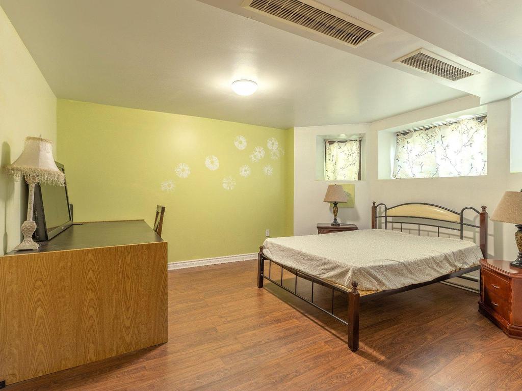 









1587


Av. du Docteur-Penfield

,
Montréal (Ville-Marie),




QC
H3G1C6

