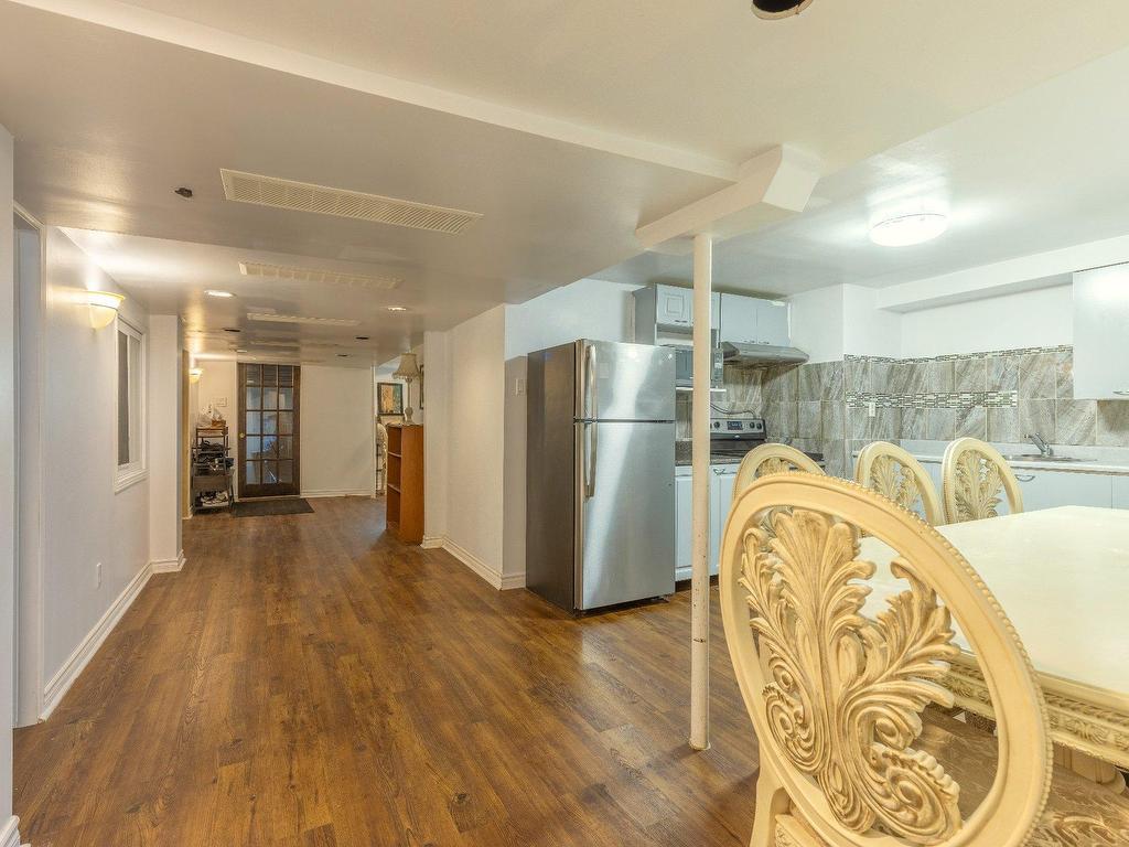 









1587


Av. du Docteur-Penfield

,
Montréal (Ville-Marie),




QC
H3G1C6

