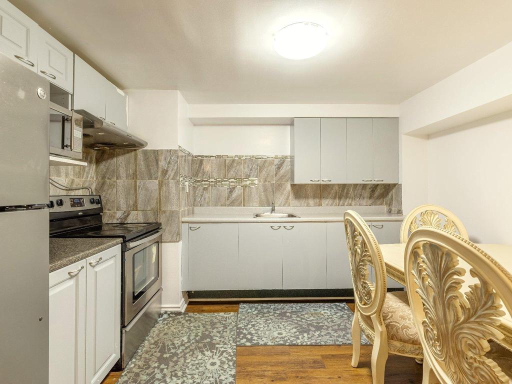 









1587


Av. du Docteur-Penfield

,
Montréal (Ville-Marie),




QC
H3G1C6

