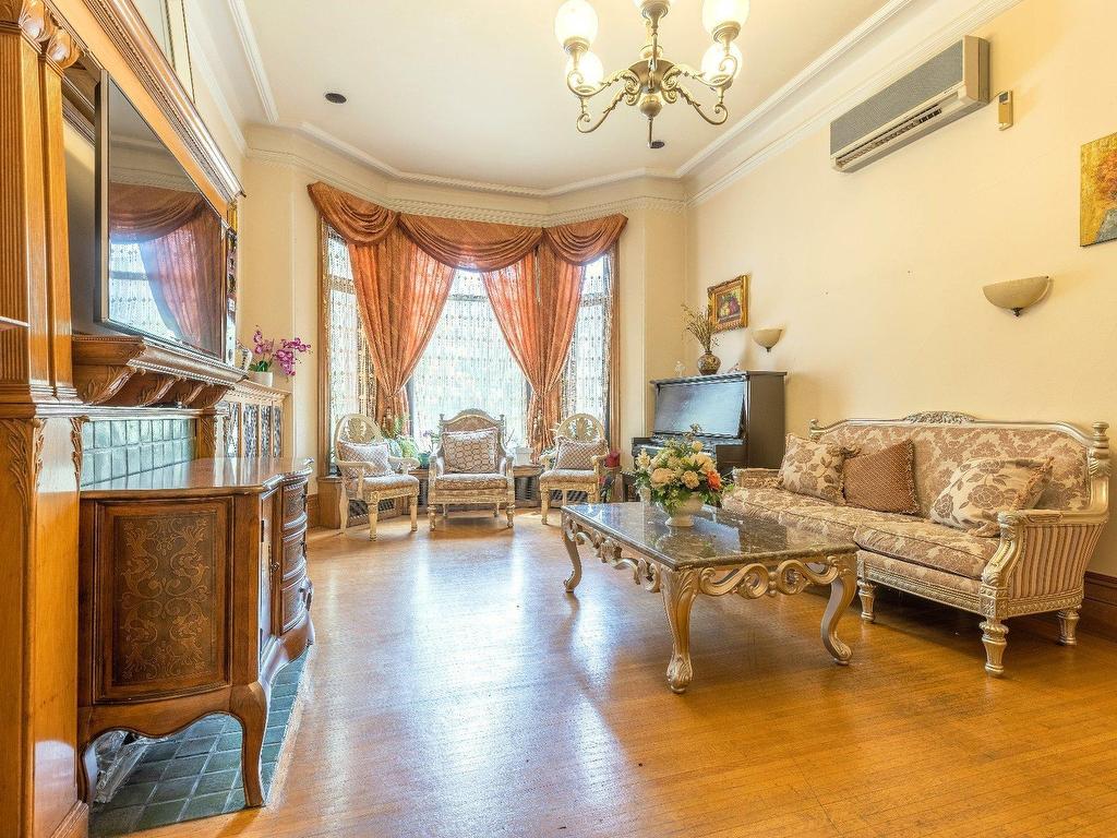 









1587


Av. du Docteur-Penfield

,
Montréal (Ville-Marie),




QC
H3G1C6

