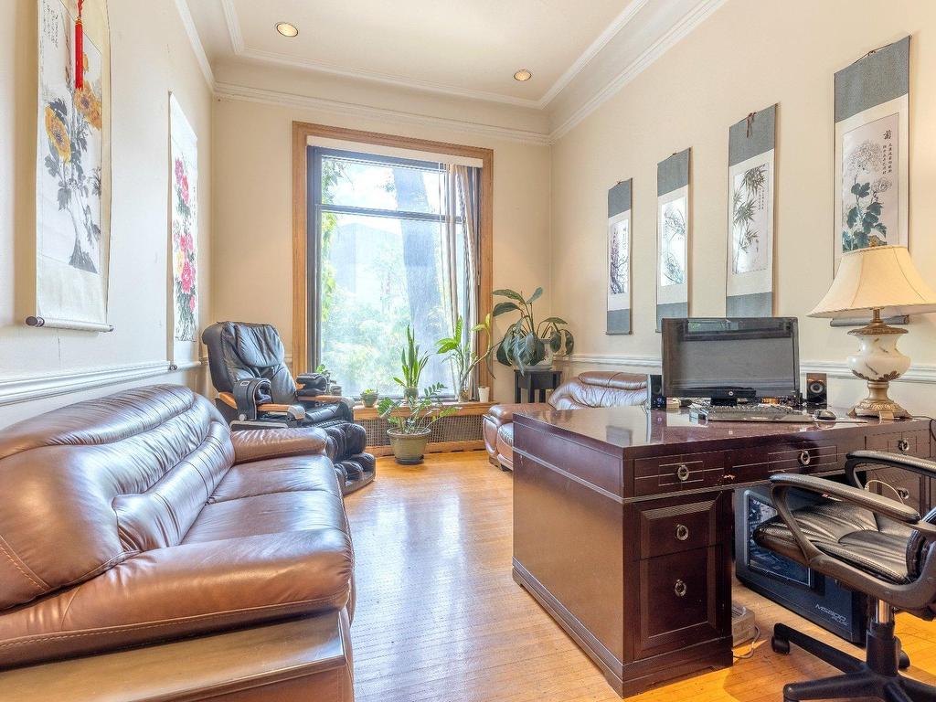 









1587


Av. du Docteur-Penfield

,
Montréal (Ville-Marie),




QC
H3G1C6

