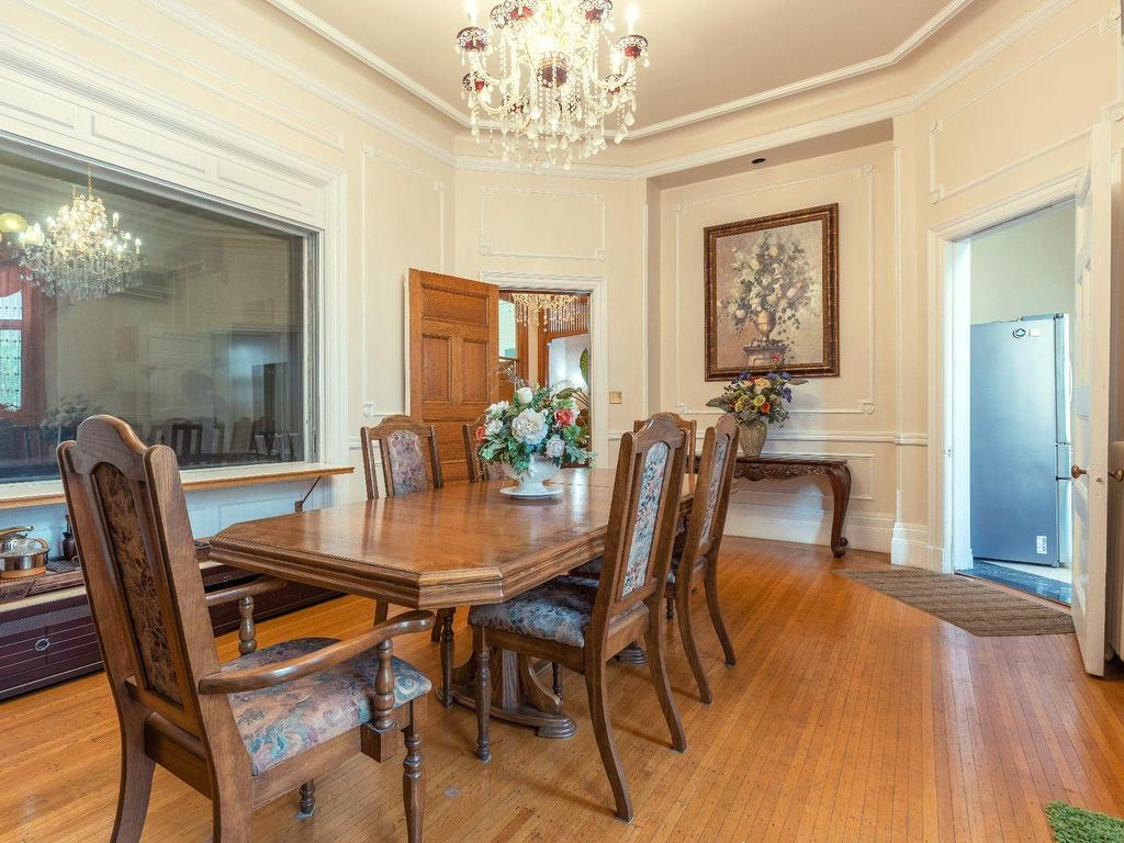 









1587


Av. du Docteur-Penfield

,
Montréal (Ville-Marie),




QC
H3G1C6

