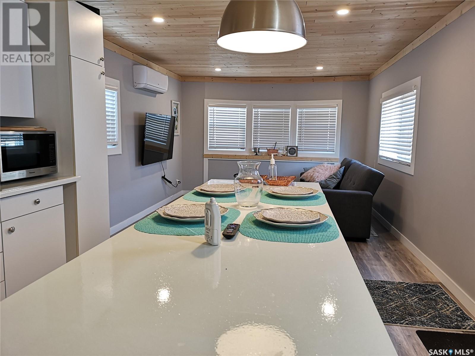 












709 2nd AVENUE W

,
Kindersley,




Saskatchewan
S0L1S0


