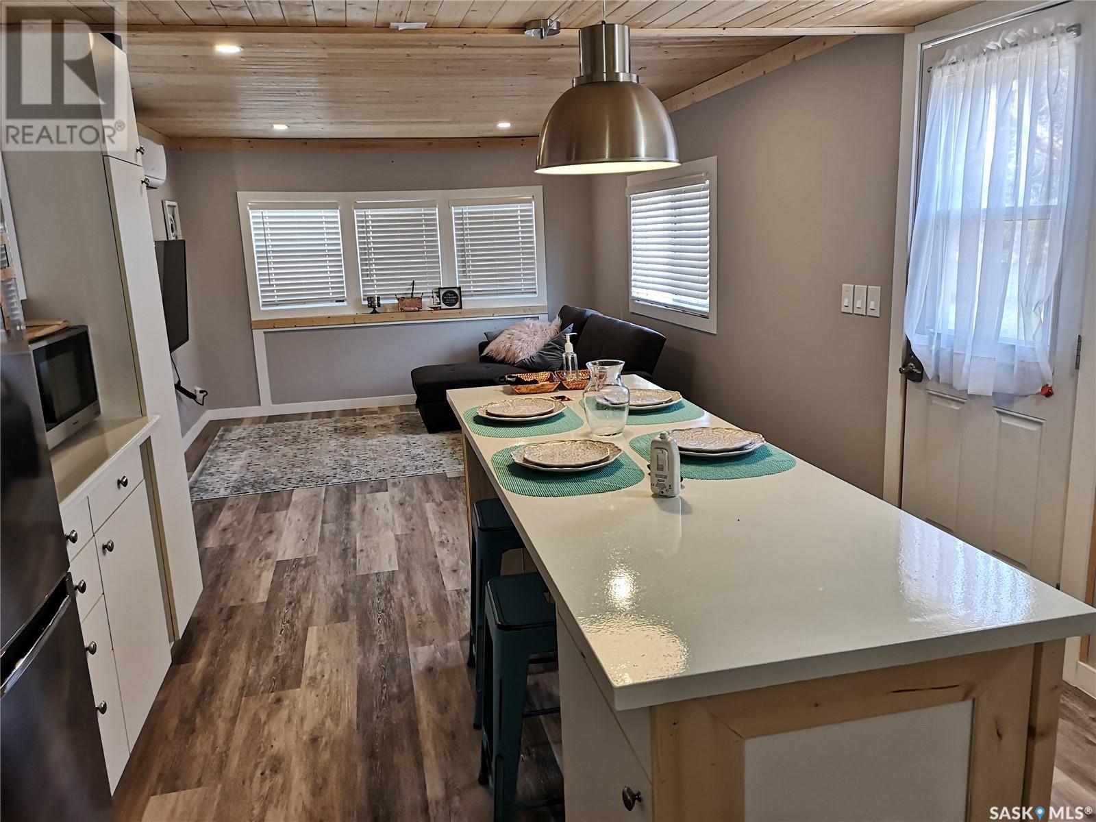 












709 2nd AVENUE W

,
Kindersley,




Saskatchewan
S0L1S0

