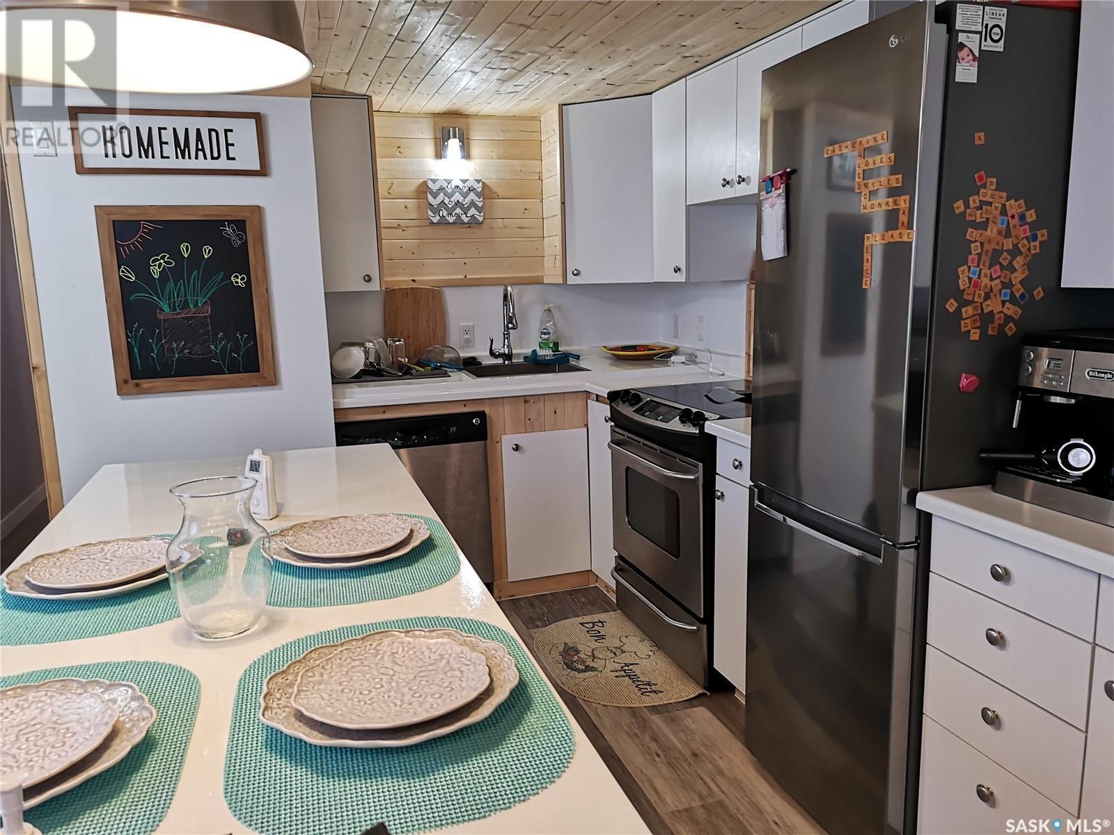 












709 2nd AVENUE W

,
Kindersley,




Saskatchewan
S0L1S0

