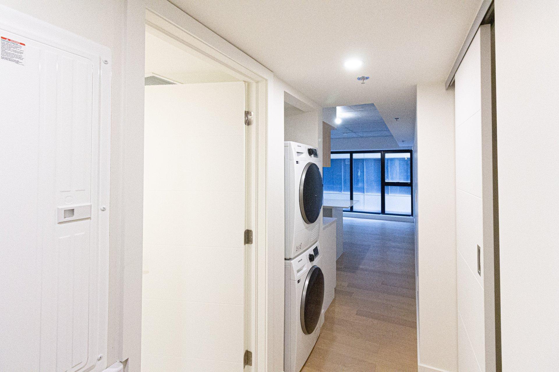 









1


Av. Viger O.

, 309,
Montréal (Ville-Marie),




QC
H2Z1E6


