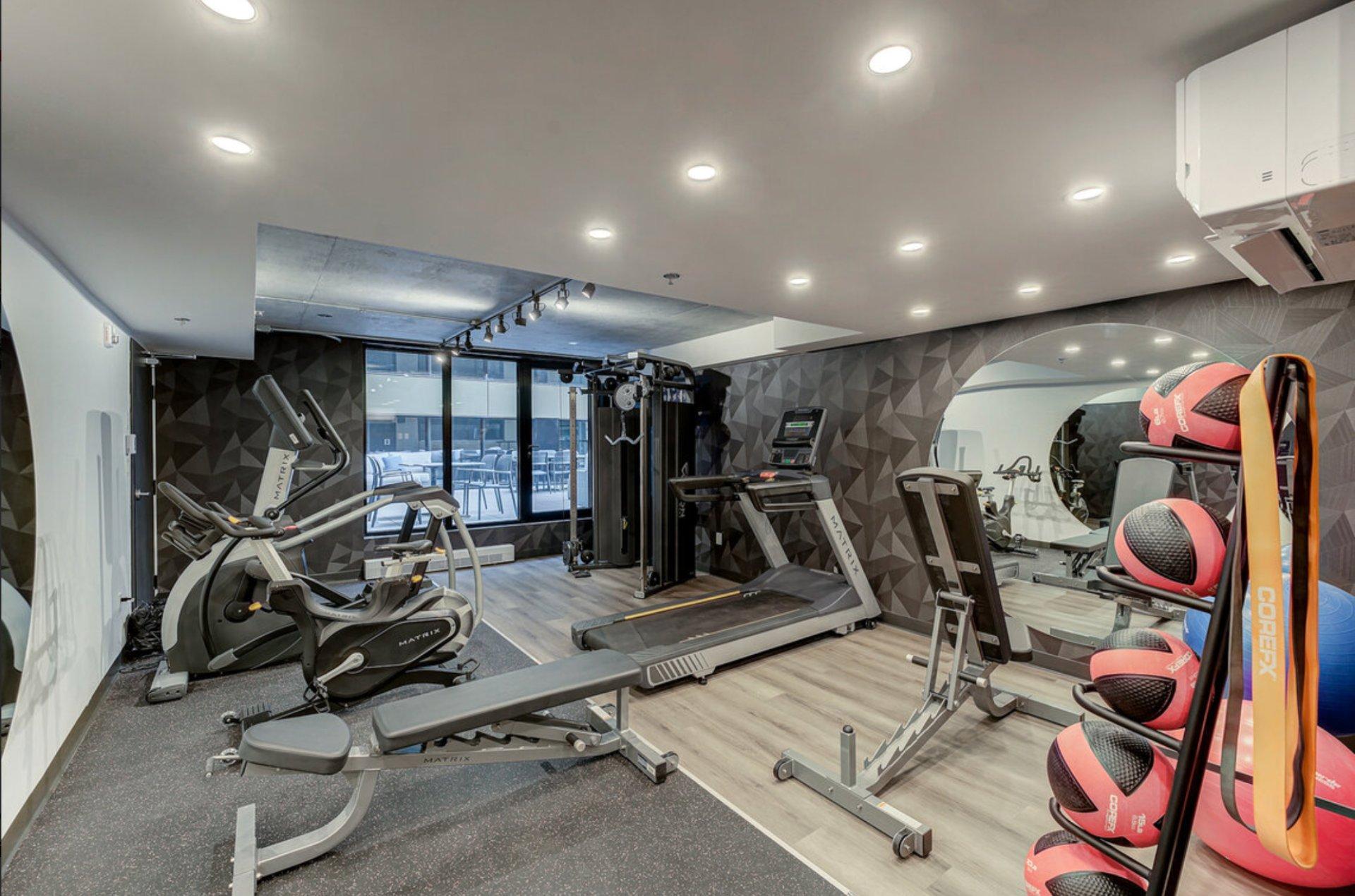 









1


Av. Viger O.

, 309,
Montréal (Ville-Marie),




QC
H2Z1E6

