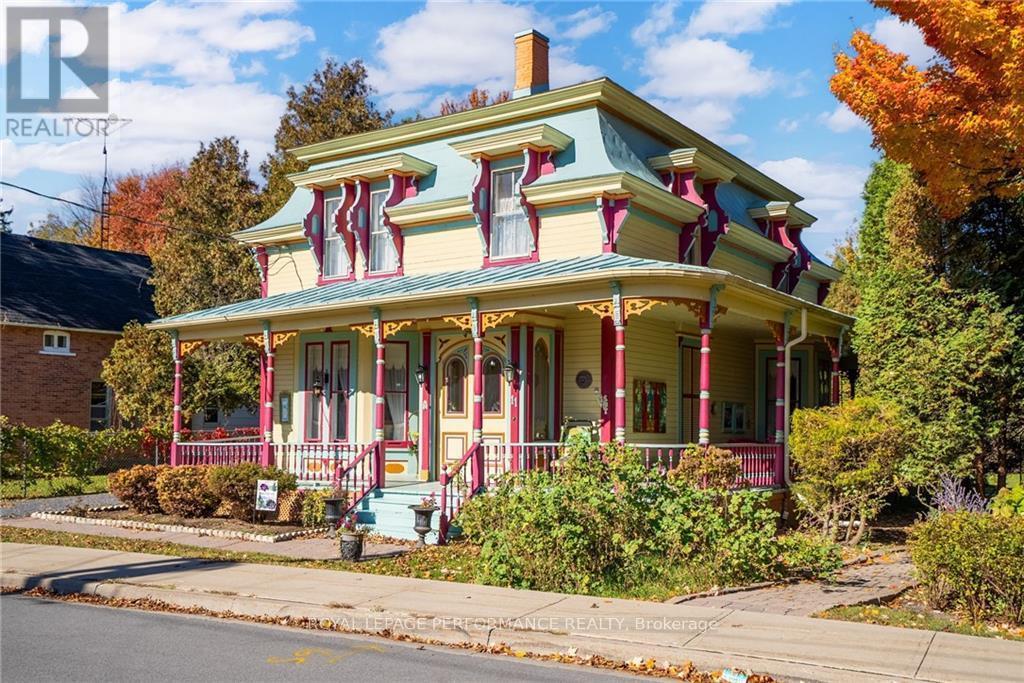 












11 OAK STREET

,
South Glengarry,




Ontario
K0C1N0

