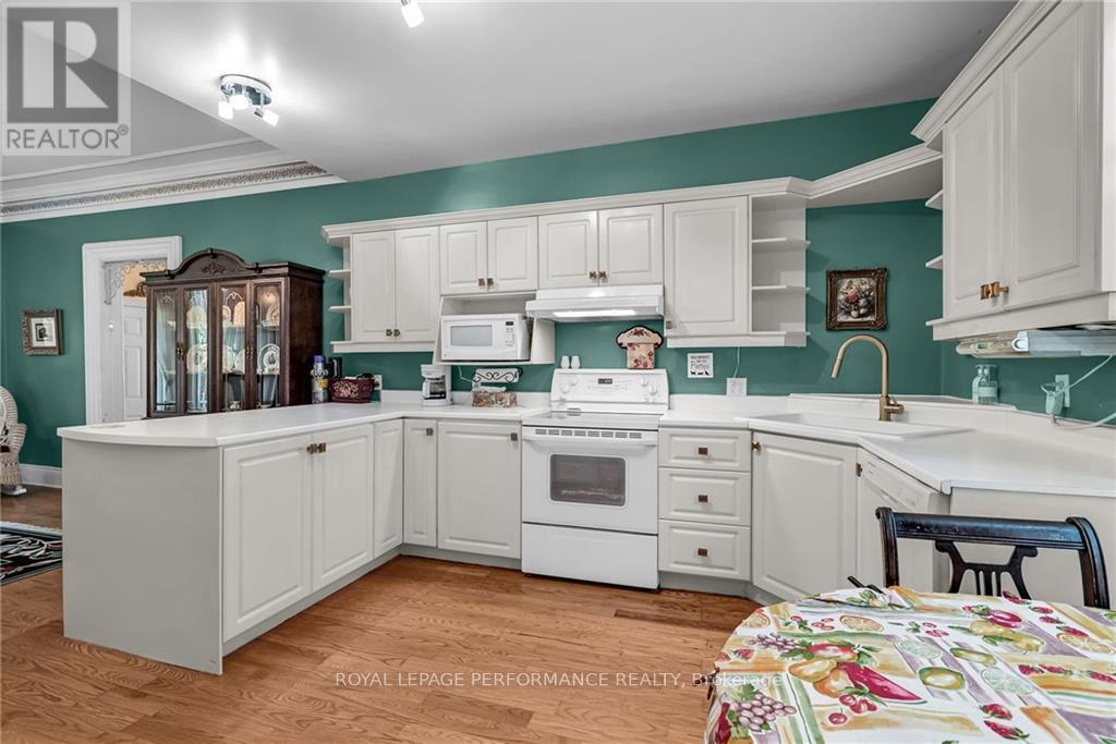 












11 OAK STREET

,
South Glengarry,




Ontario
K0C1N0

