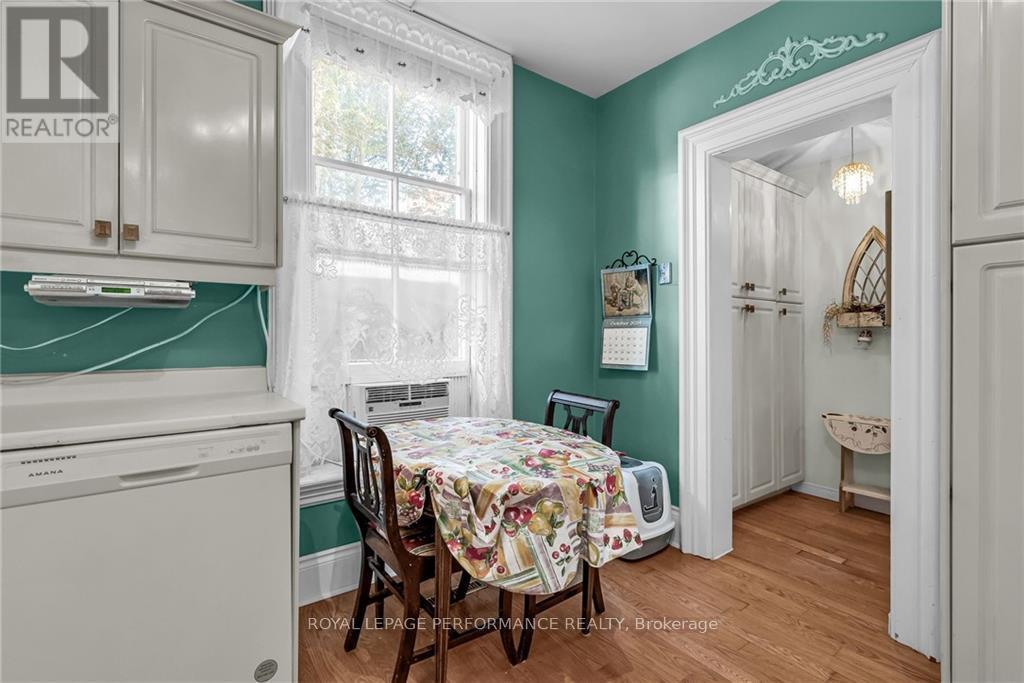 












11 OAK STREET

,
South Glengarry,




Ontario
K0C1N0

