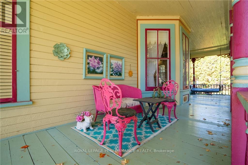 












11 OAK STREET

,
South Glengarry,




Ontario
K0C1N0

