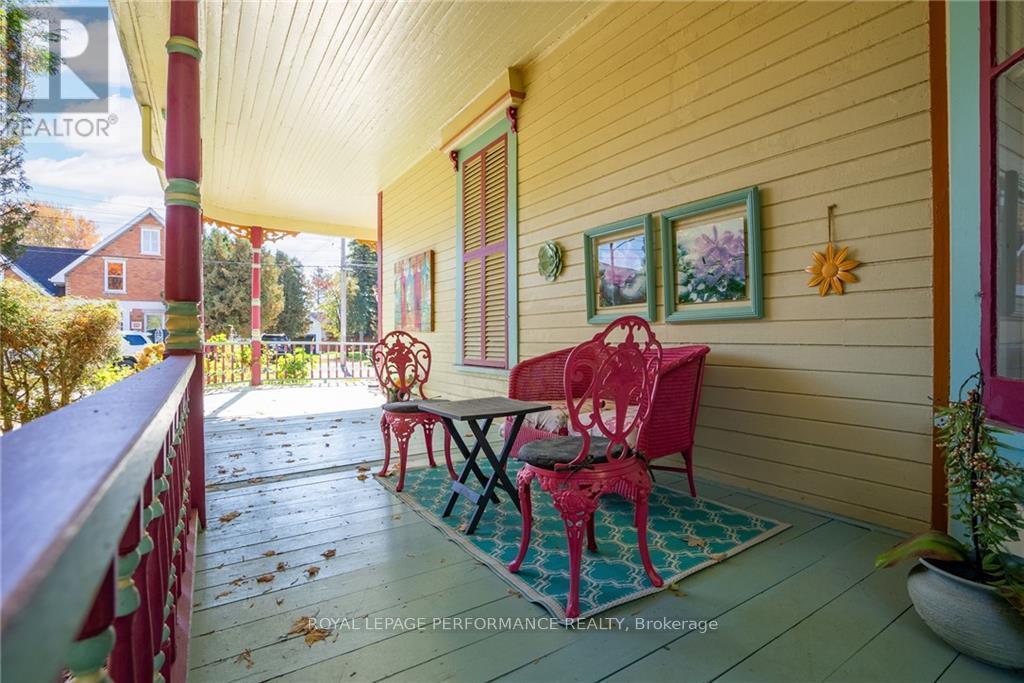 












11 OAK STREET

,
South Glengarry,




Ontario
K0C1N0

