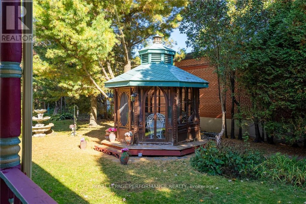 












11 OAK STREET

,
South Glengarry,




Ontario
K0C1N0

