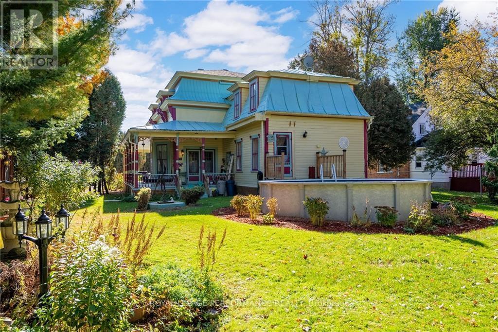 












11 OAK STREET

,
South Glengarry,




Ontario
K0C1N0

