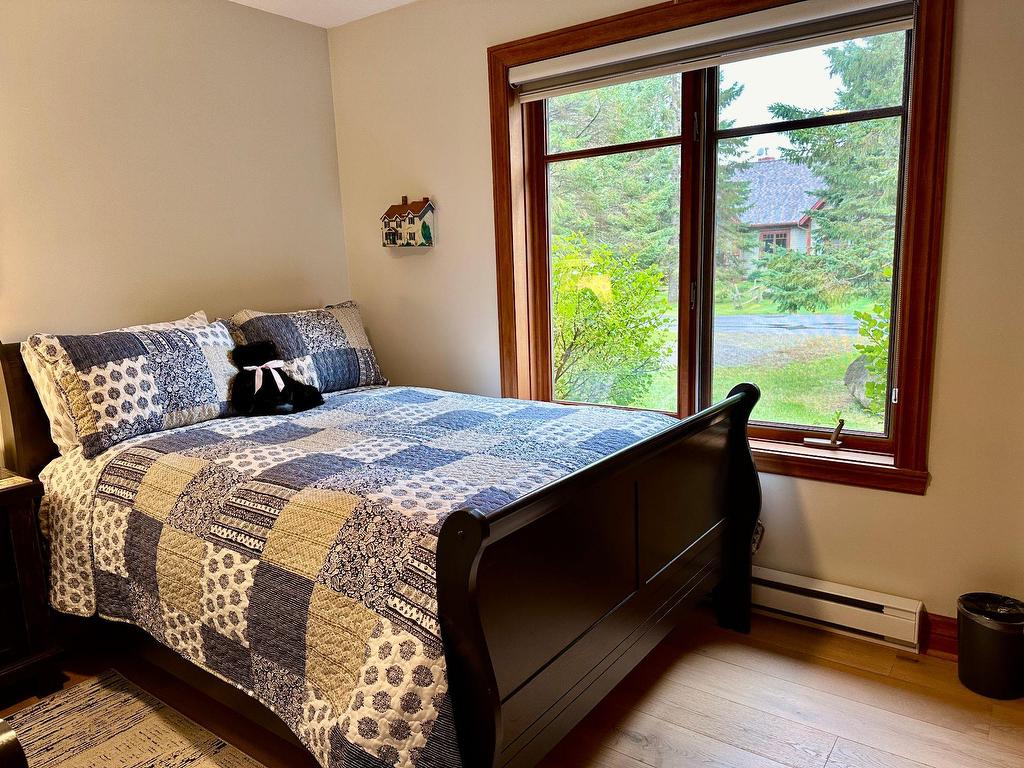 









378


Allée du Sanctuaire

,
Mont-Tremblant,




QC
J8E3L3

