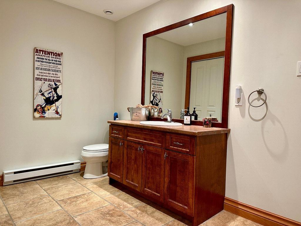 









378


Allée du Sanctuaire

,
Mont-Tremblant,




QC
J8E3L3

