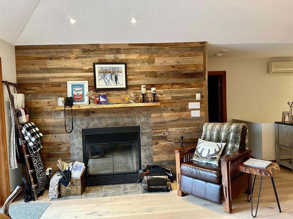 









378


Allée du Sanctuaire

,
Mont-Tremblant,




QC
J8E3L3

