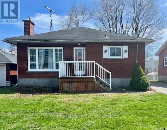 












24 MCLEAN BOULEVARD

,
Perth,




Ontario
K7H2Z3

