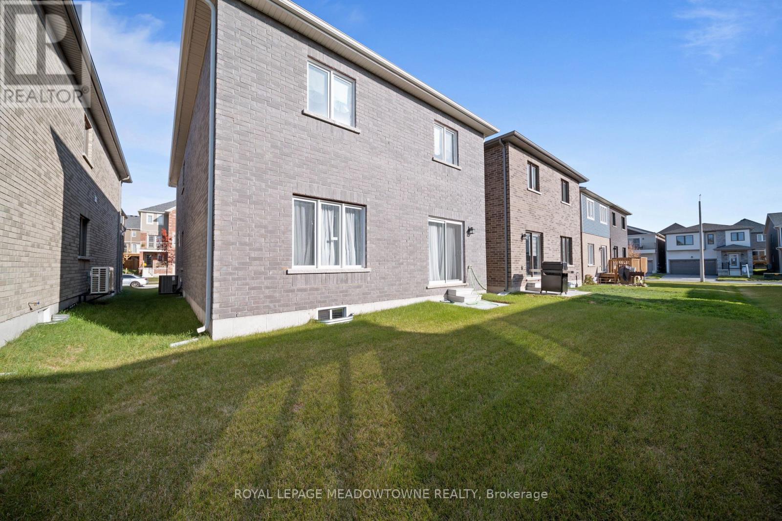 












60 HARVEST CRESCENT

,
Barrie,




Ontario
L9J0T3

