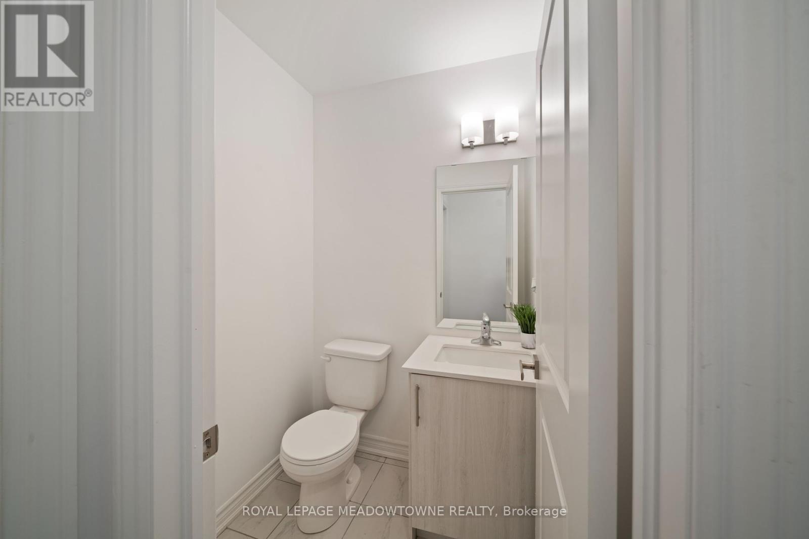 












60 HARVEST CRESCENT

,
Barrie,




Ontario
L9J0T3

