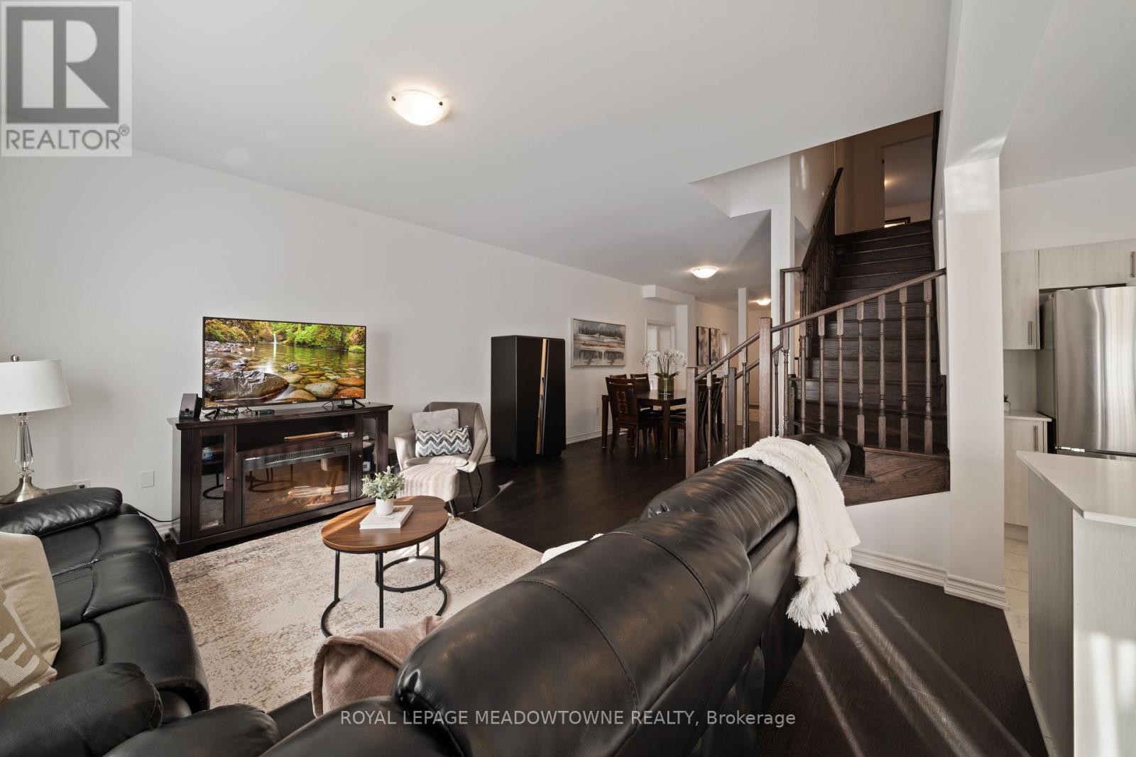 












60 HARVEST CRESCENT

,
Barrie,




Ontario
L9J0T3

