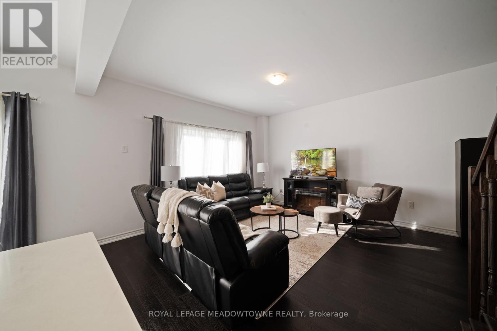 












60 HARVEST CRESCENT

,
Barrie,




Ontario
L9J0T3

