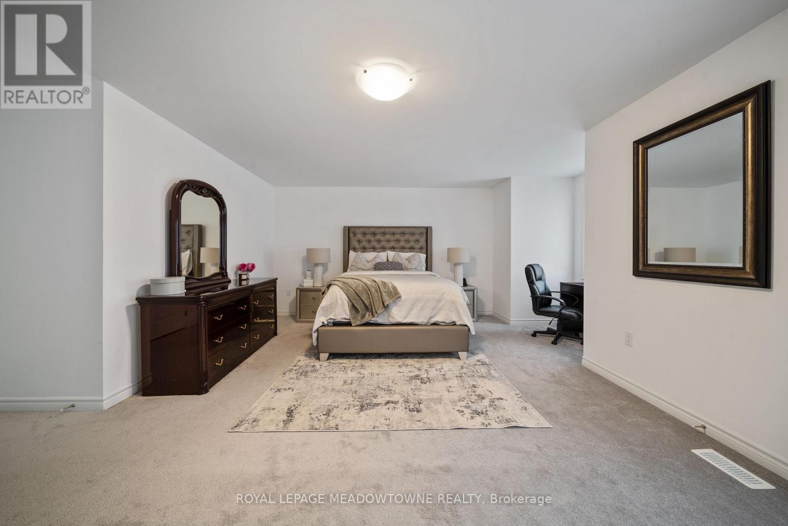 












60 HARVEST CRESCENT

,
Barrie,




Ontario
L9J0T3

