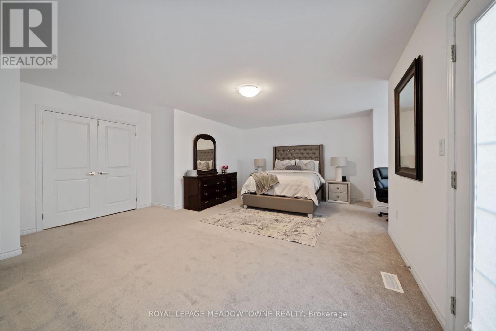 












60 HARVEST CRESCENT

,
Barrie,




Ontario
L9J0T3

