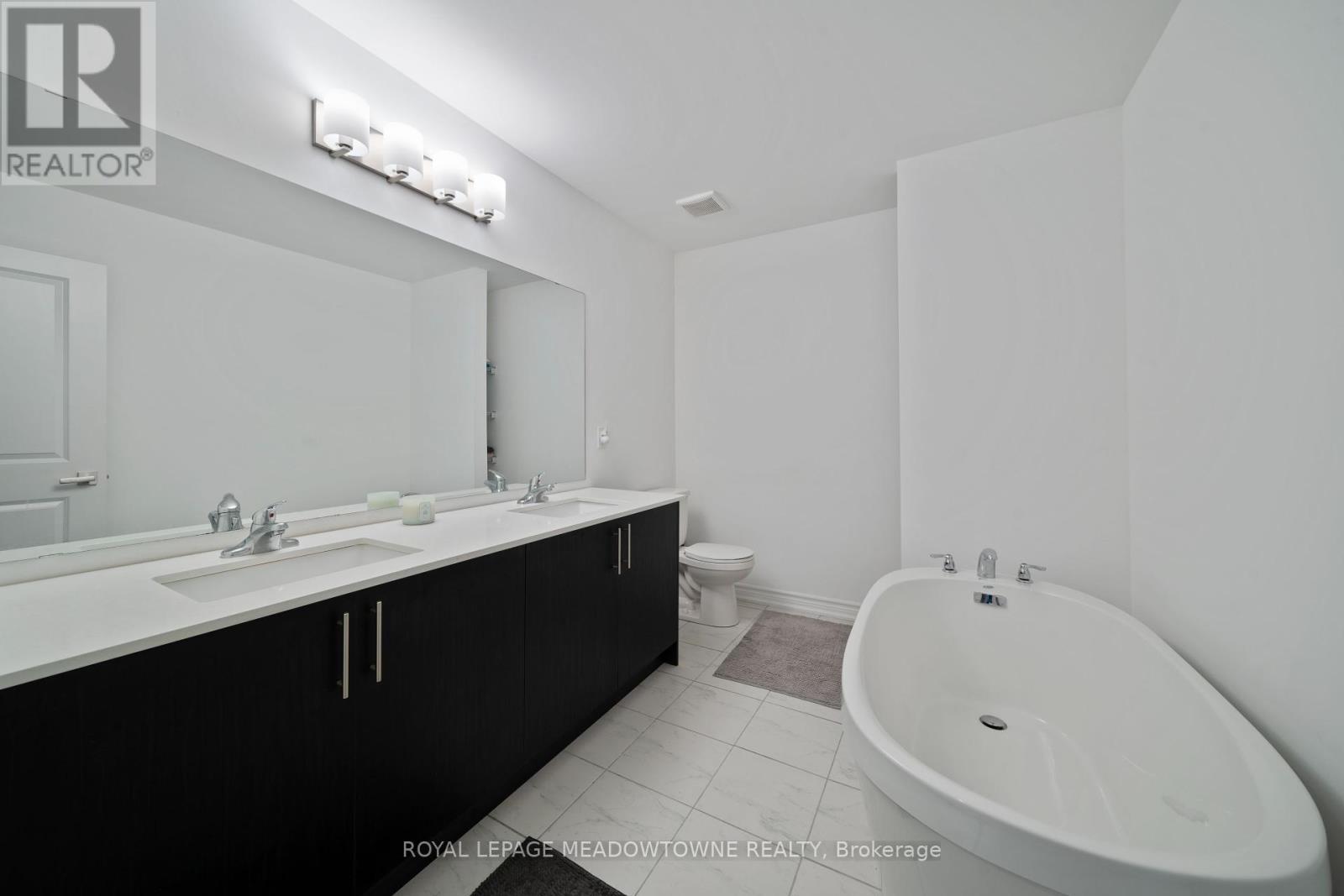 












60 HARVEST CRESCENT

,
Barrie,




Ontario
L9J0T3


