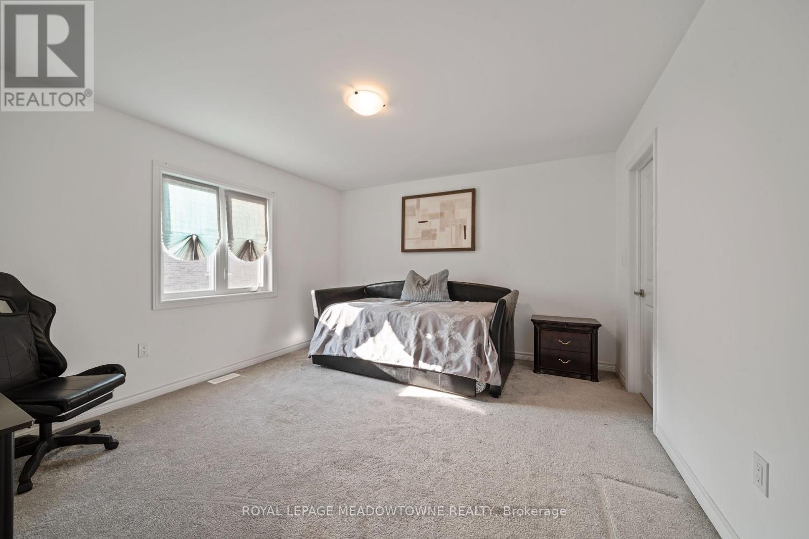 












60 HARVEST CRESCENT

,
Barrie,




Ontario
L9J0T3

