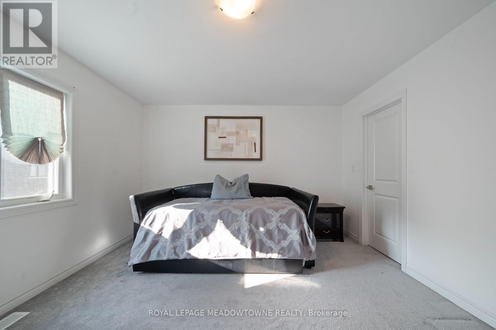 












60 HARVEST CRESCENT

,
Barrie,




Ontario
L9J0T3

