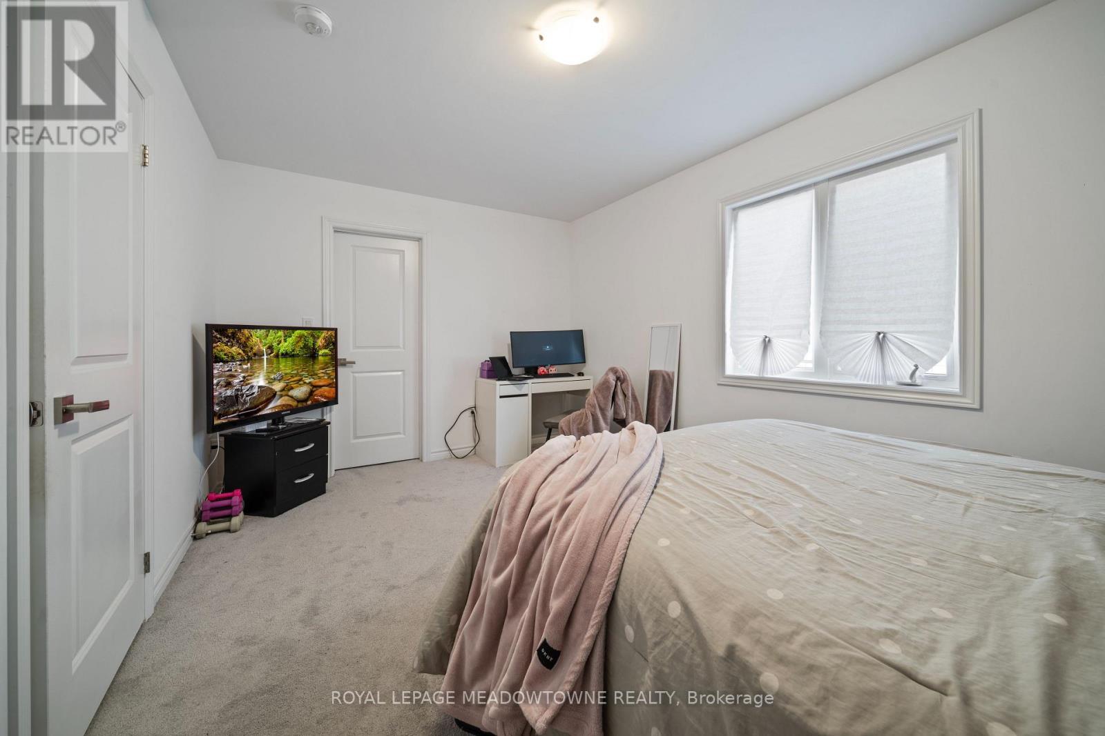 












60 HARVEST CRESCENT

,
Barrie,




Ontario
L9J0T3


