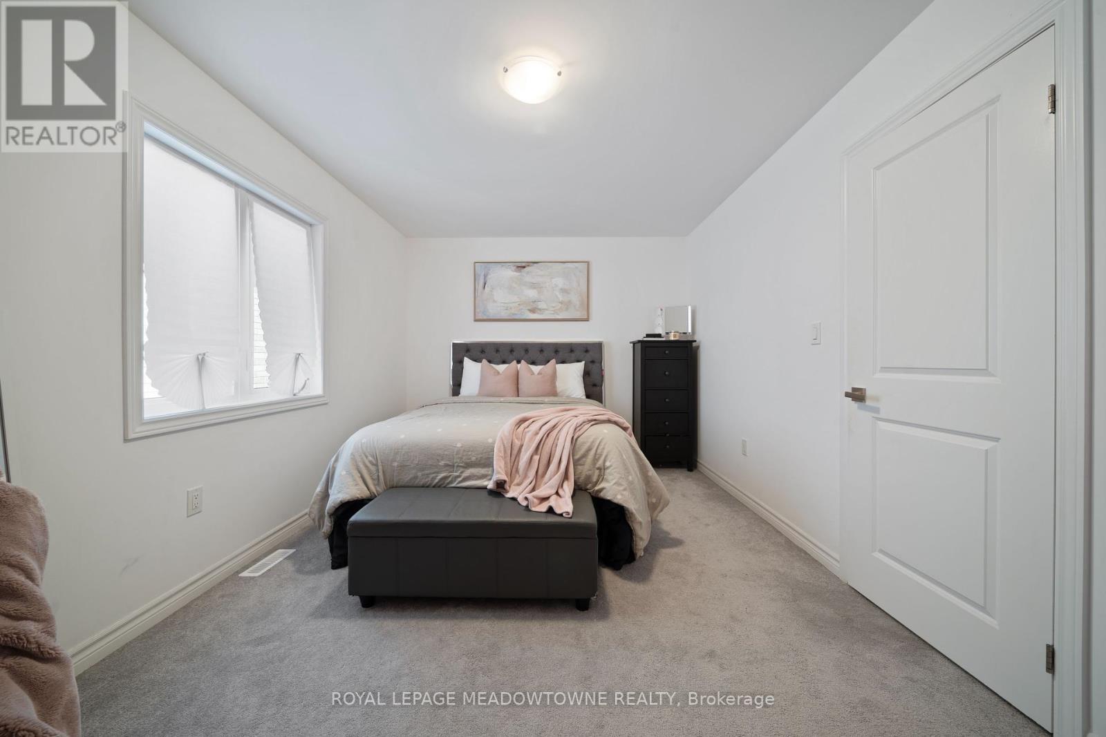 












60 HARVEST CRESCENT

,
Barrie,




Ontario
L9J0T3

