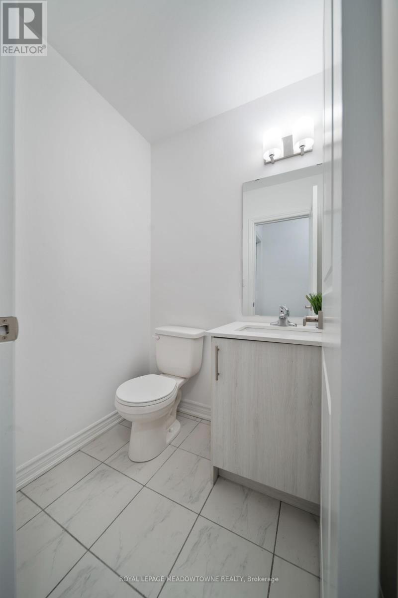 












60 HARVEST CRESCENT

,
Barrie,




Ontario
L9J0T3

