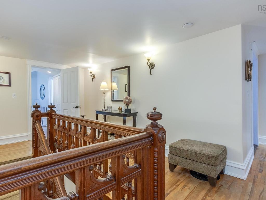 












76 Montague Row

,
Digby,




NS
B0V 1A0

