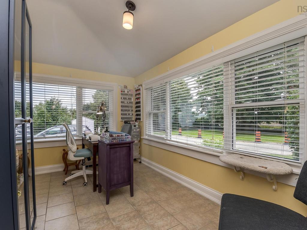 












76 Montague Row

,
Digby,




NS
B0V 1A0

