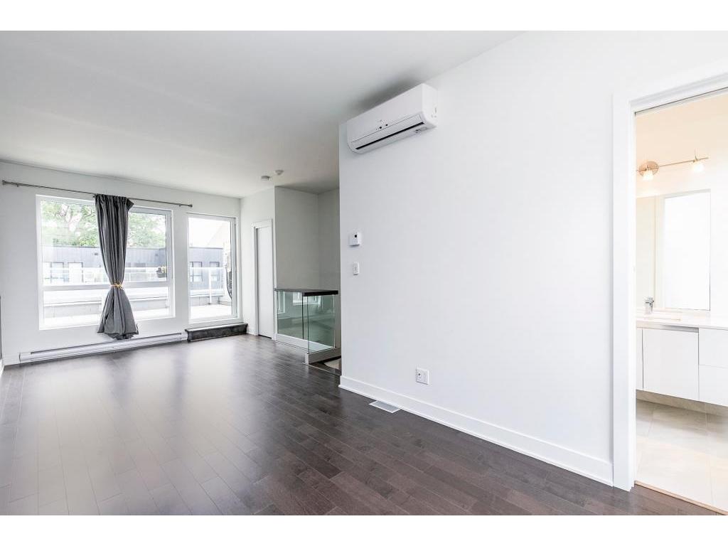 









1190


Rue Montcalm

,
Montréal (Ville-Marie),




QC
H2L0G8

