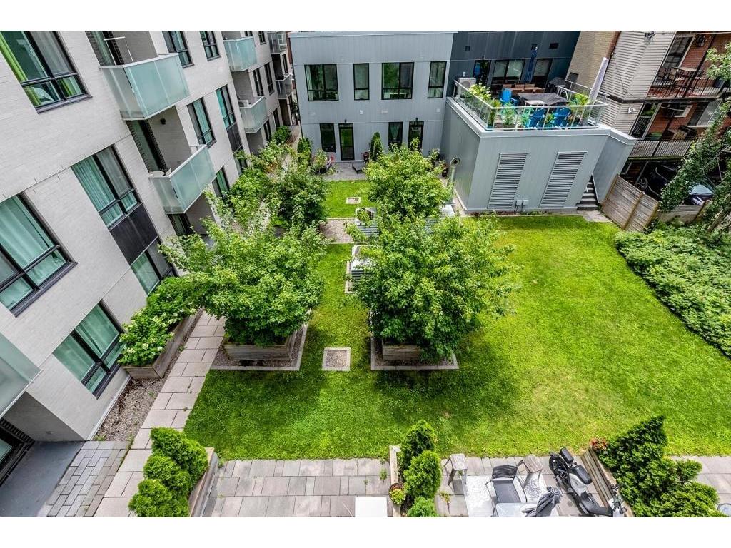 









1190


Rue Montcalm

,
Montréal (Ville-Marie),




QC
H2L0G8

