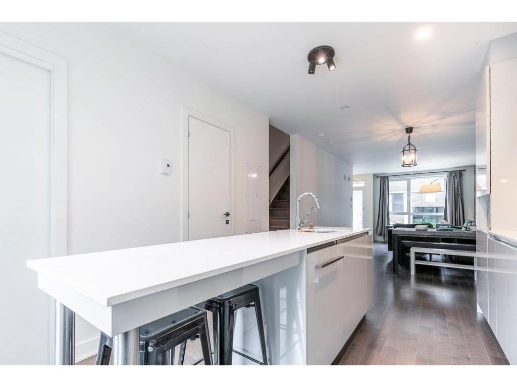 









1190


Rue Montcalm

,
Montréal (Ville-Marie),




QC
H2L0G8

