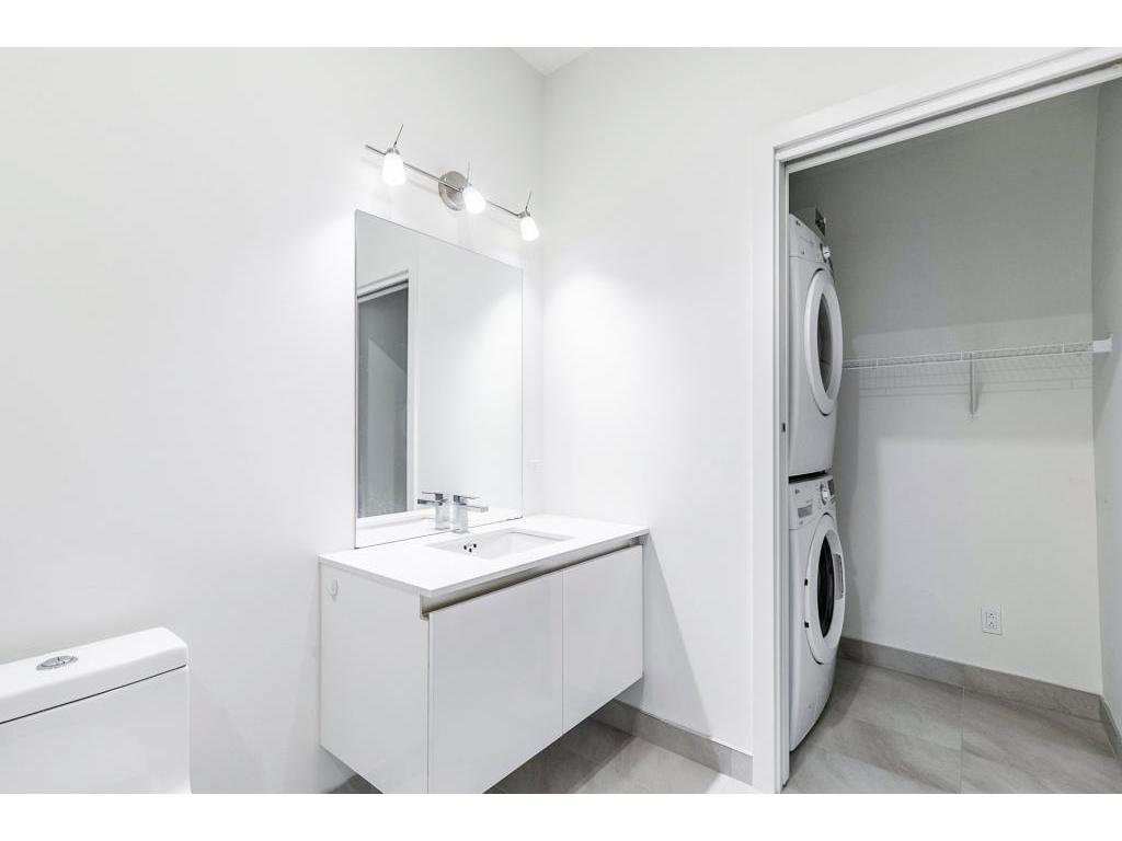 









1190


Rue Montcalm

,
Montréal (Ville-Marie),




QC
H2L0G8

