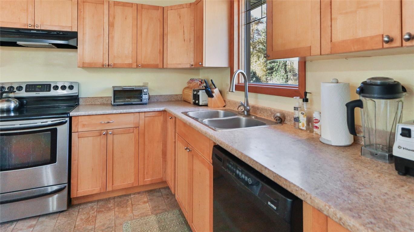 









3225


HWY 3

,
Rock Creek,




BC
V0H 1Y0

