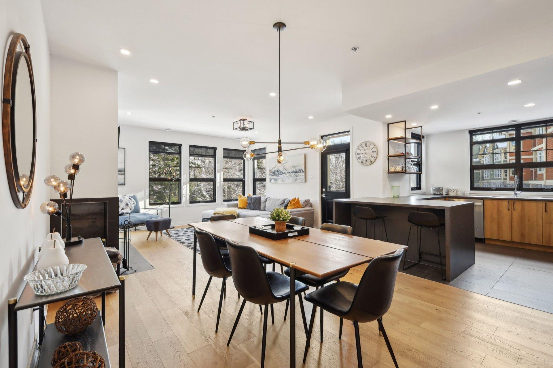 









215


Ch. des Quatre-Sommets

, 2,
Mont-Tremblant,




QC
J8E1C6

